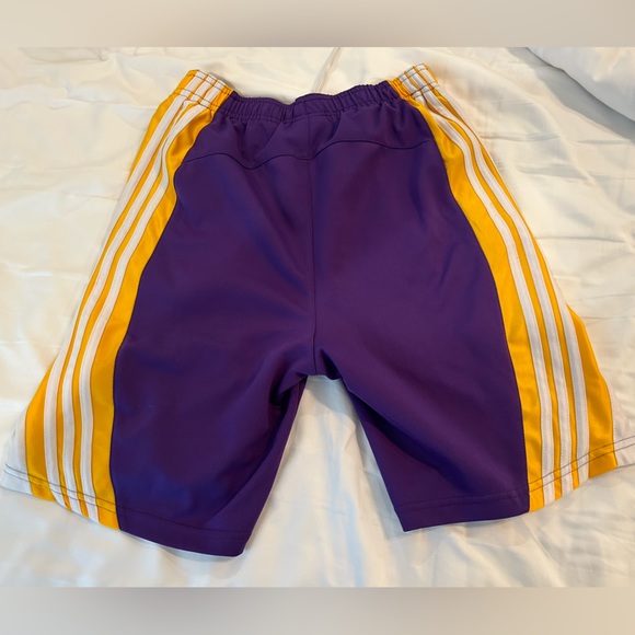 Addidas lakers basketball shorts size youth large. Non smoking /pet home - Picture 3 of 3